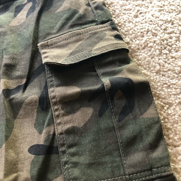 NWT Kréamy Woodland Camo Cargo Jogger Pants Women's Cuffed Ankle Streetwear - Picture 10 of 10